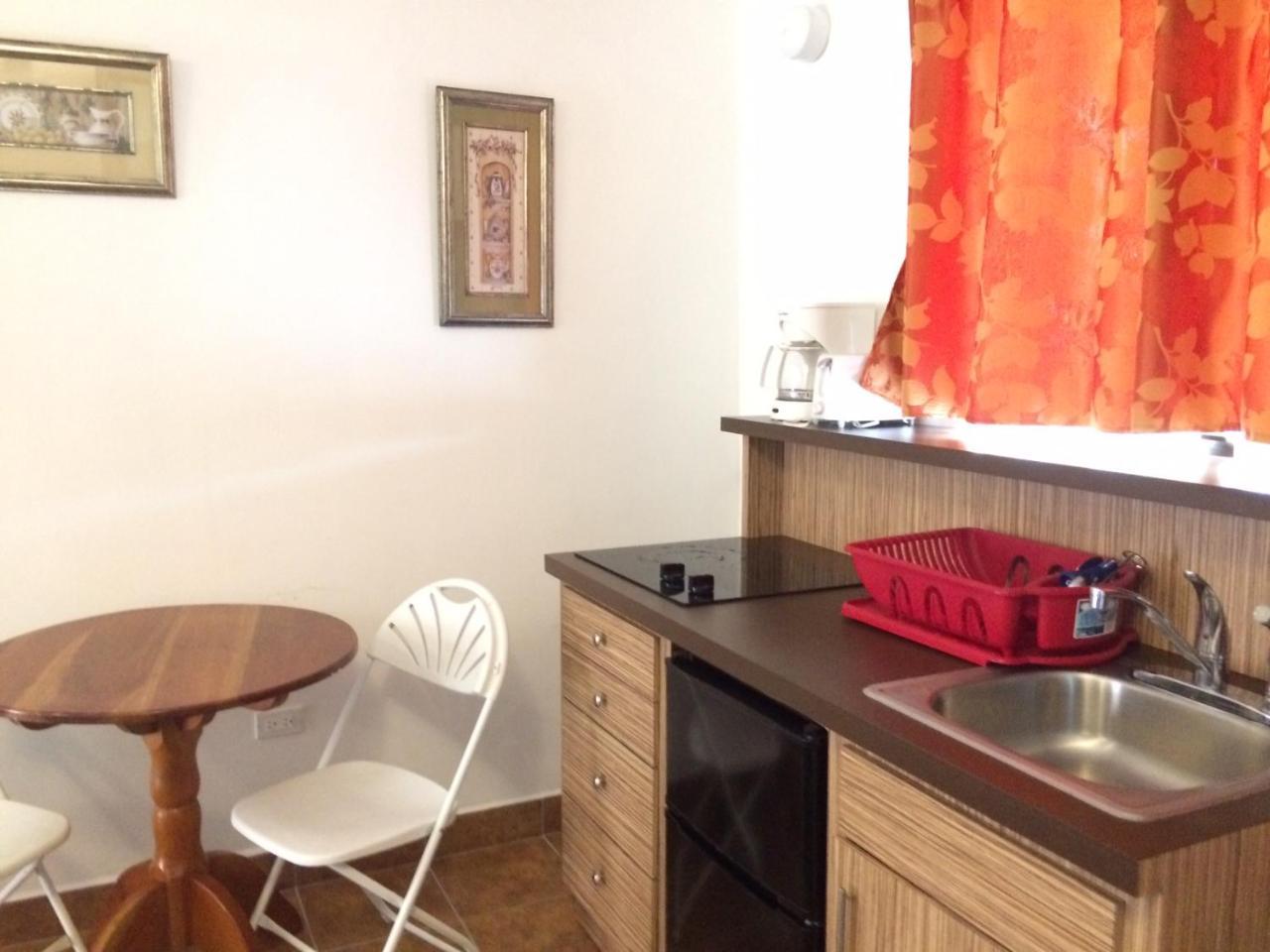 Easy Inn Hotel Белиз-Сити Экстерьер фото